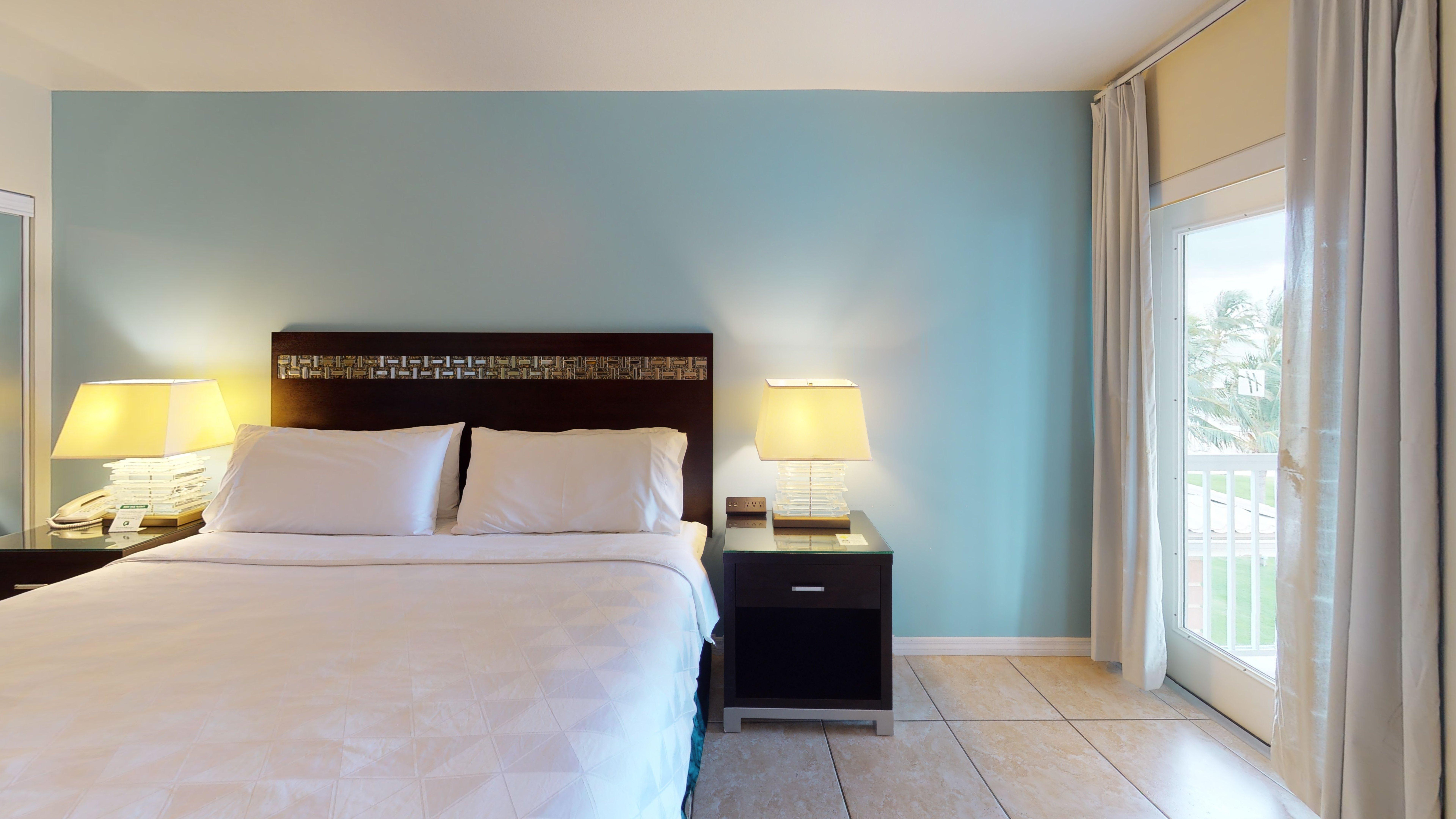 Holiday Inn Resort Grand Cayman By Ihg (Adults Only) West Bay Exterior photo