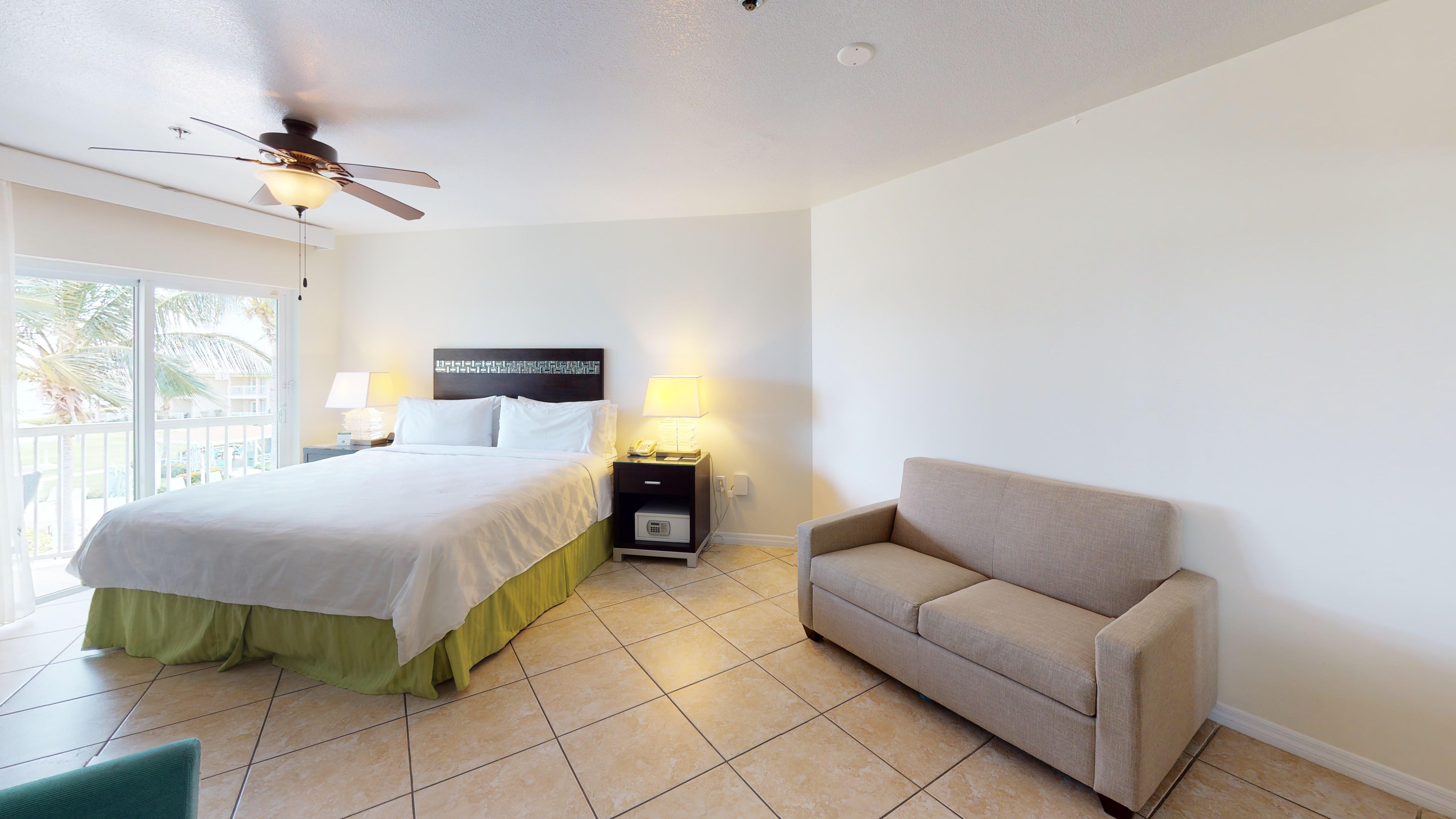 Holiday Inn Resort Grand Cayman By Ihg (Adults Only) West Bay Exterior photo