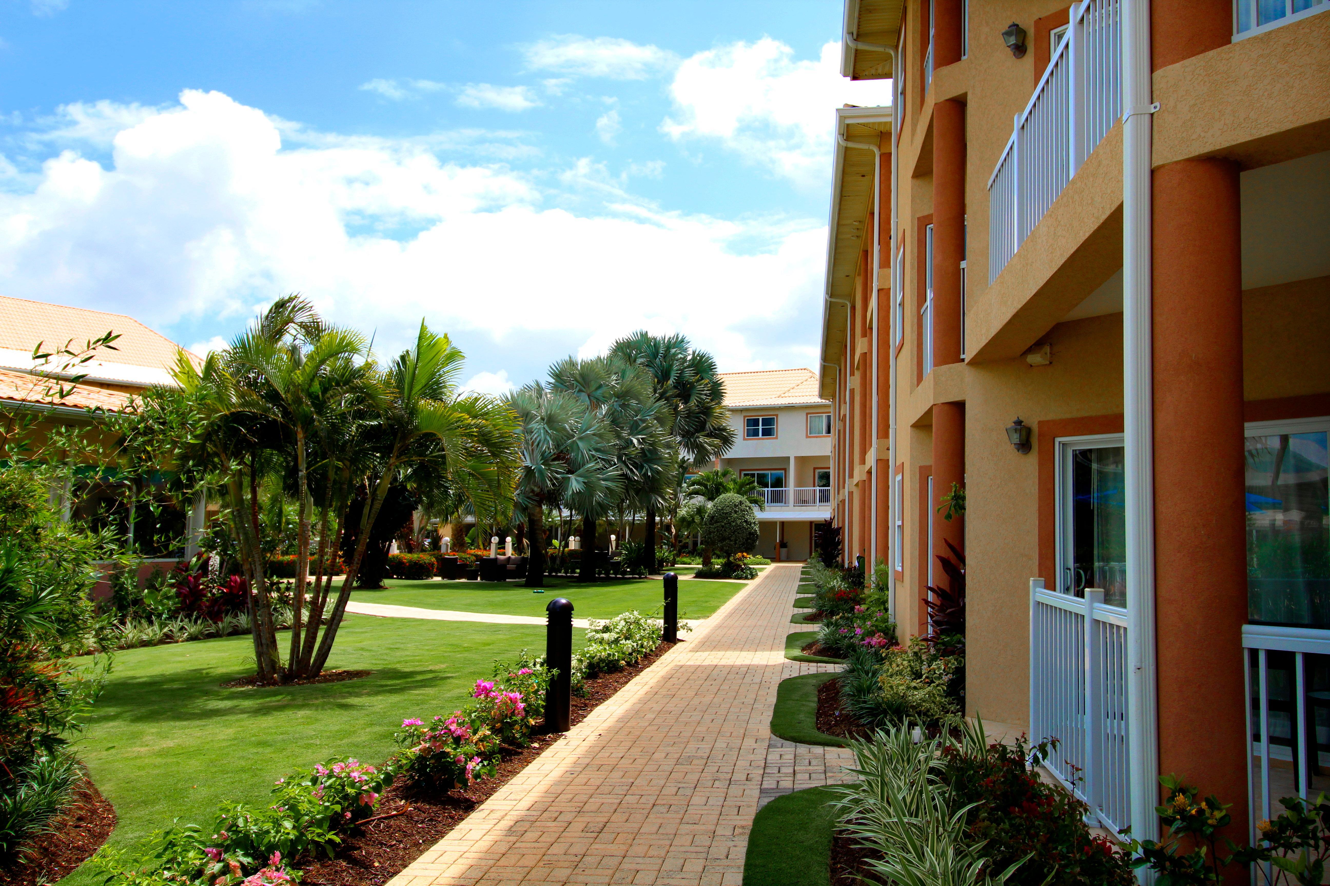 Holiday Inn Resort Grand Cayman By Ihg (Adults Only) West Bay Exterior photo