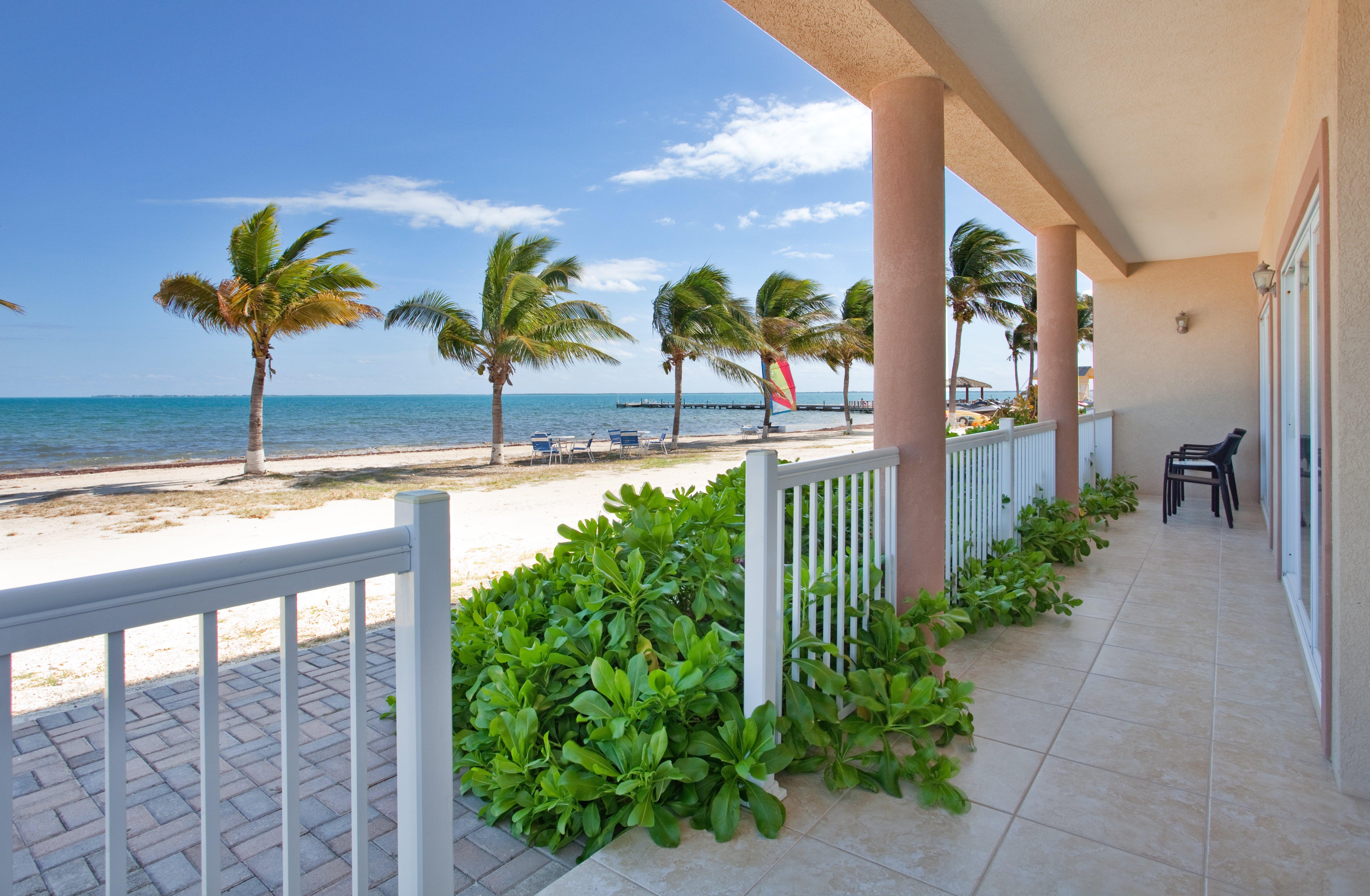 Holiday Inn Resort Grand Cayman By Ihg (Adults Only) West Bay Exterior photo