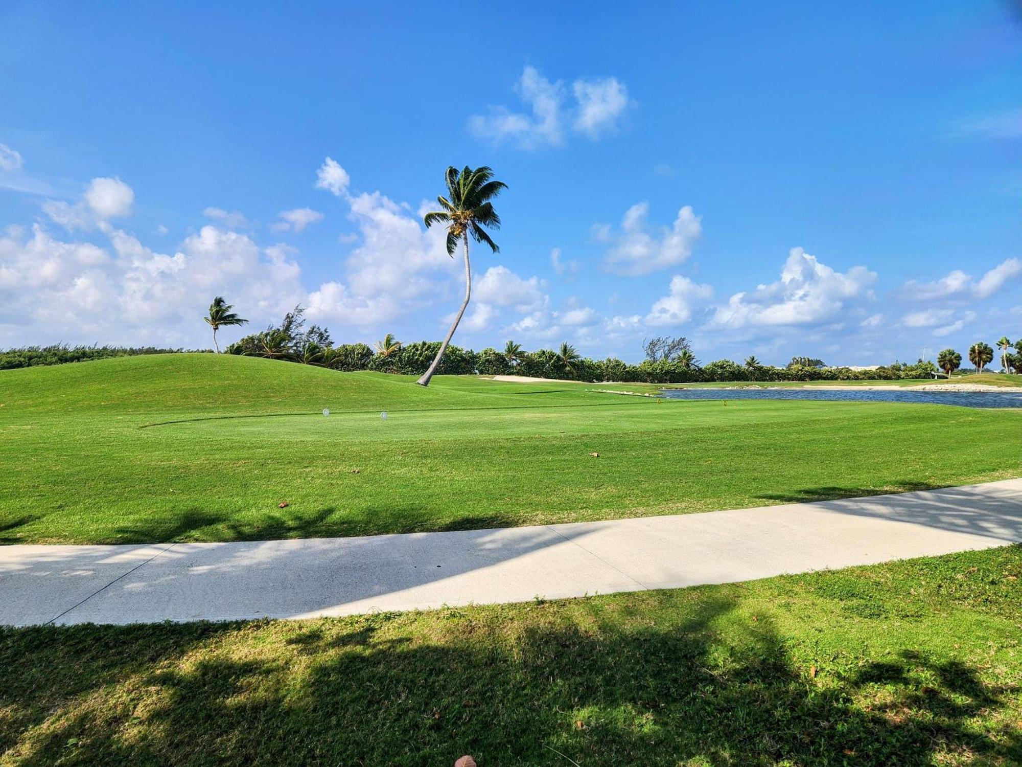 Holiday Inn Resort Grand Cayman By Ihg (Adults Only) West Bay Exterior photo